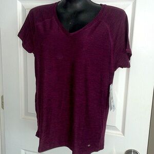 Leg3nd athletic vee neck shirt